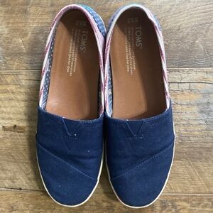 Toms Patriotic Red/White/Blue Women’s Size 8.5 W